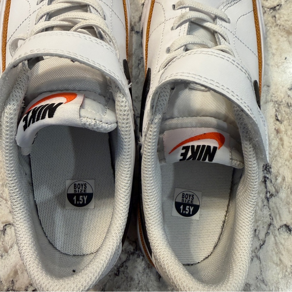 Nike little kid size 1.5 Court Legacy shoes - Picture 5 of 6